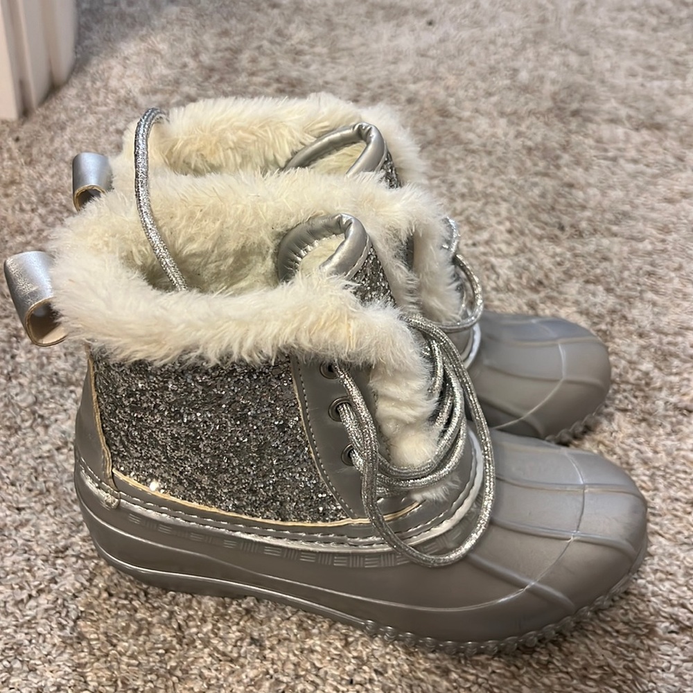 Girls size 2 justice rubber boots silver crème and glitter.